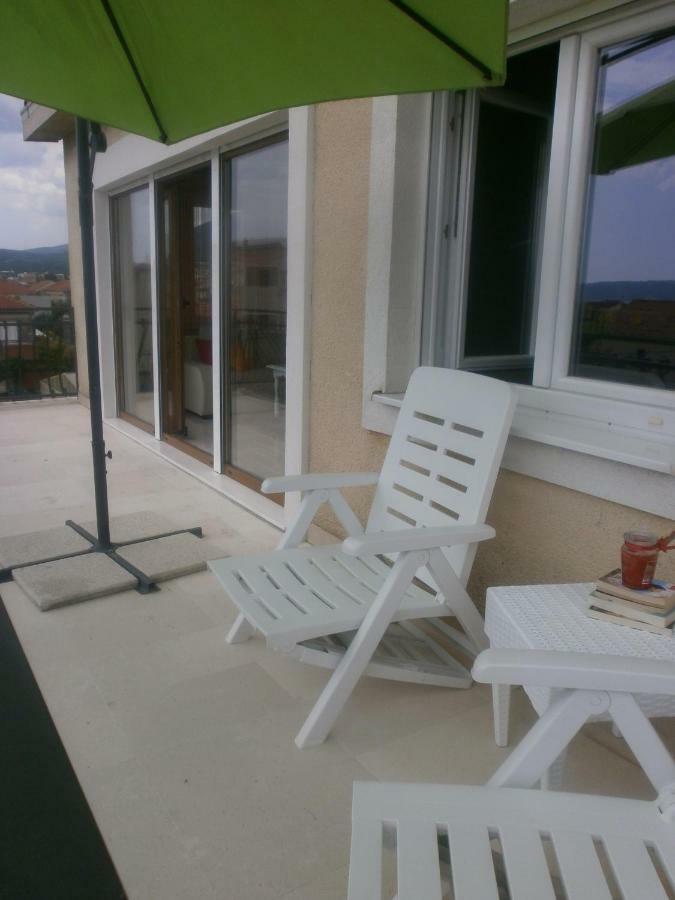 Apartmani Ljubica Kaštela Eksteriør billede