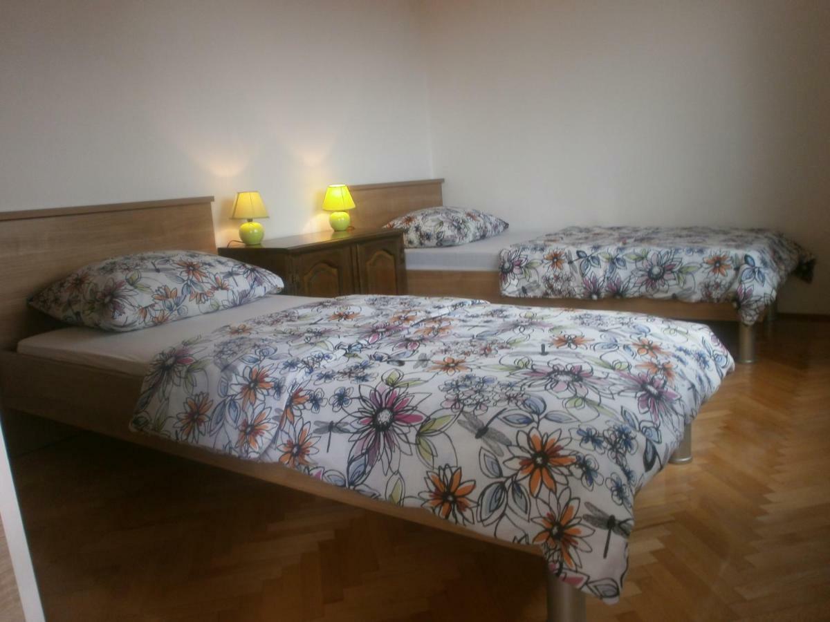Apartmani Ljubica Kaštela Eksteriør billede
